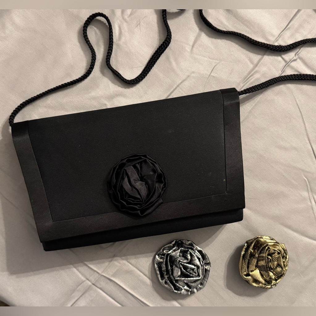 La Regale Black Evening Clutch With Interchangeable Flowers